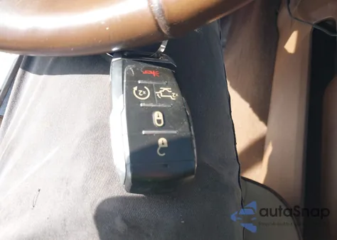 2019 Ram 1500 Laramie 4X4 5'7 Box z USA, uszkodzony, nr VIN 1C6SRFJT4KN607669